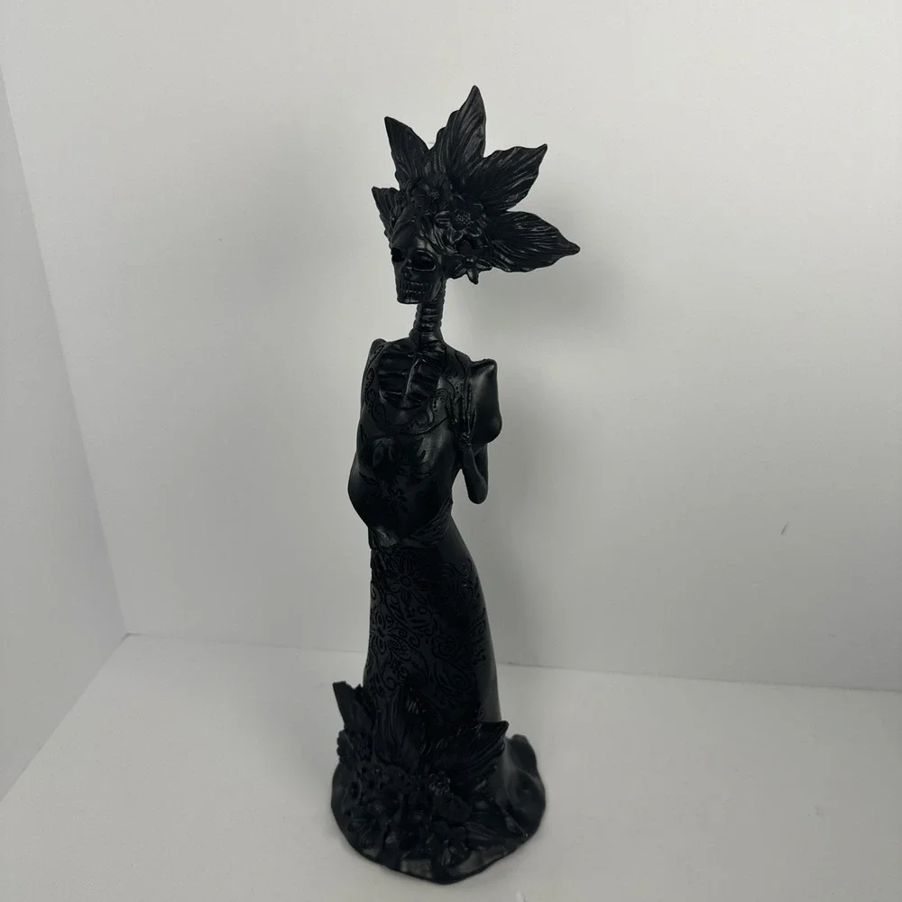 Black Floral Skeleton Lady Statue Gothic Halloween Table Decor